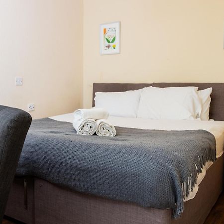 Studio In Stretford With Great Transport Links Apartman Manchester Kültér fotó