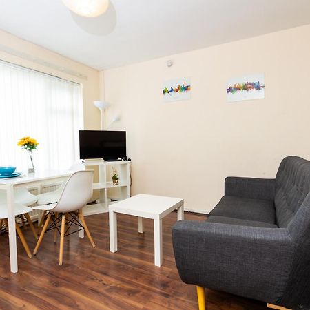 Studio In Stretford With Great Transport Links Apartman Manchester Kültér fotó