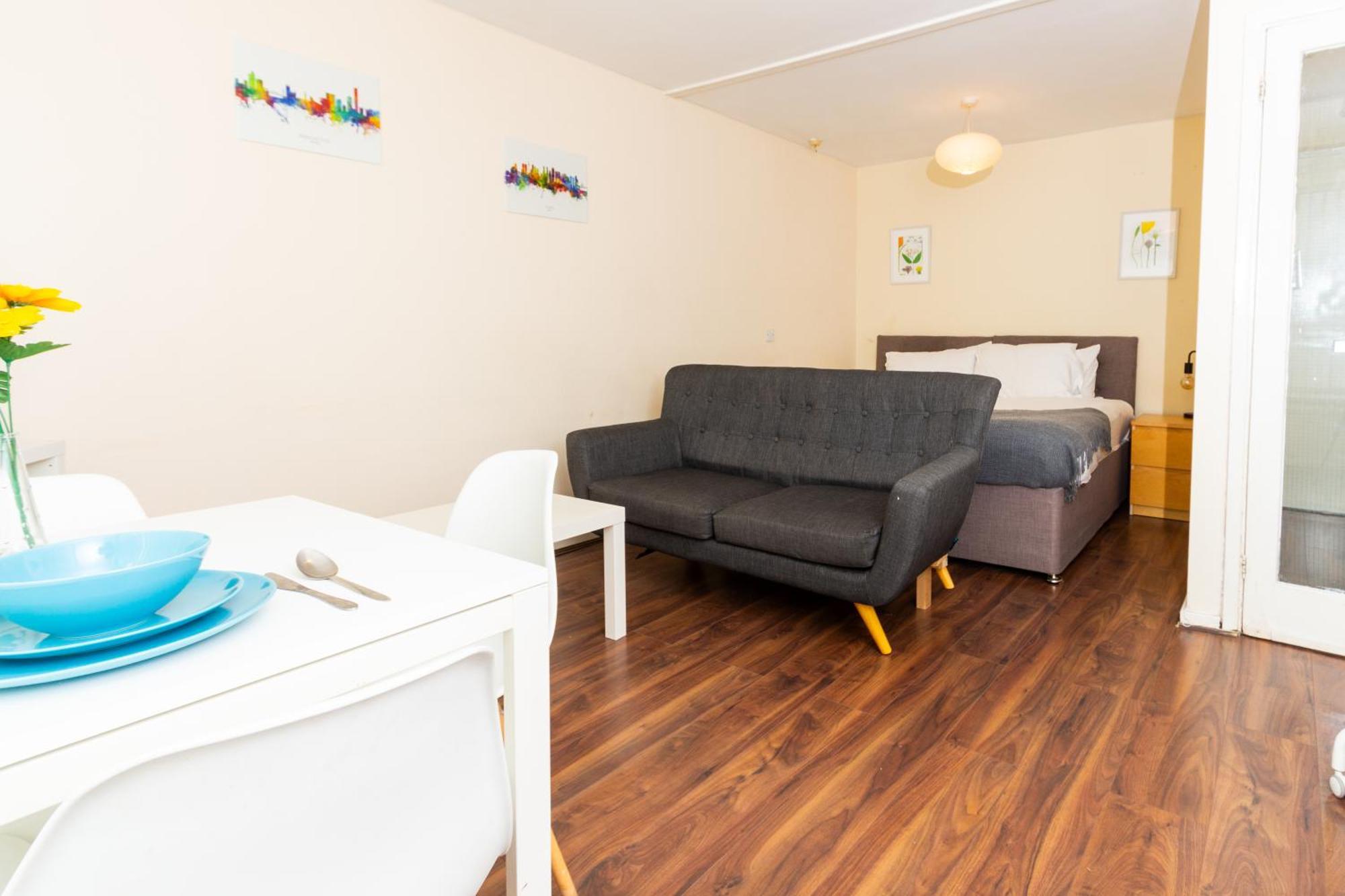 Studio In Stretford With Great Transport Links Apartman Manchester Kültér fotó